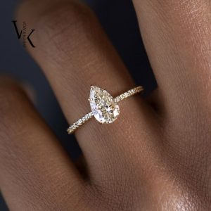 pear-diamond-yellow-gold2